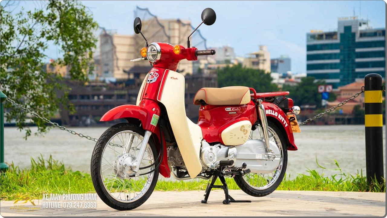 Honda Super Cub 50 Hello Kitty